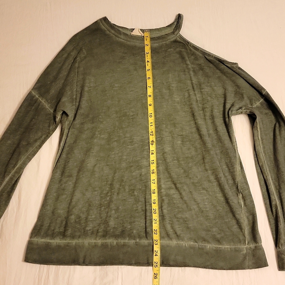 Long sleeve cold shoulder top